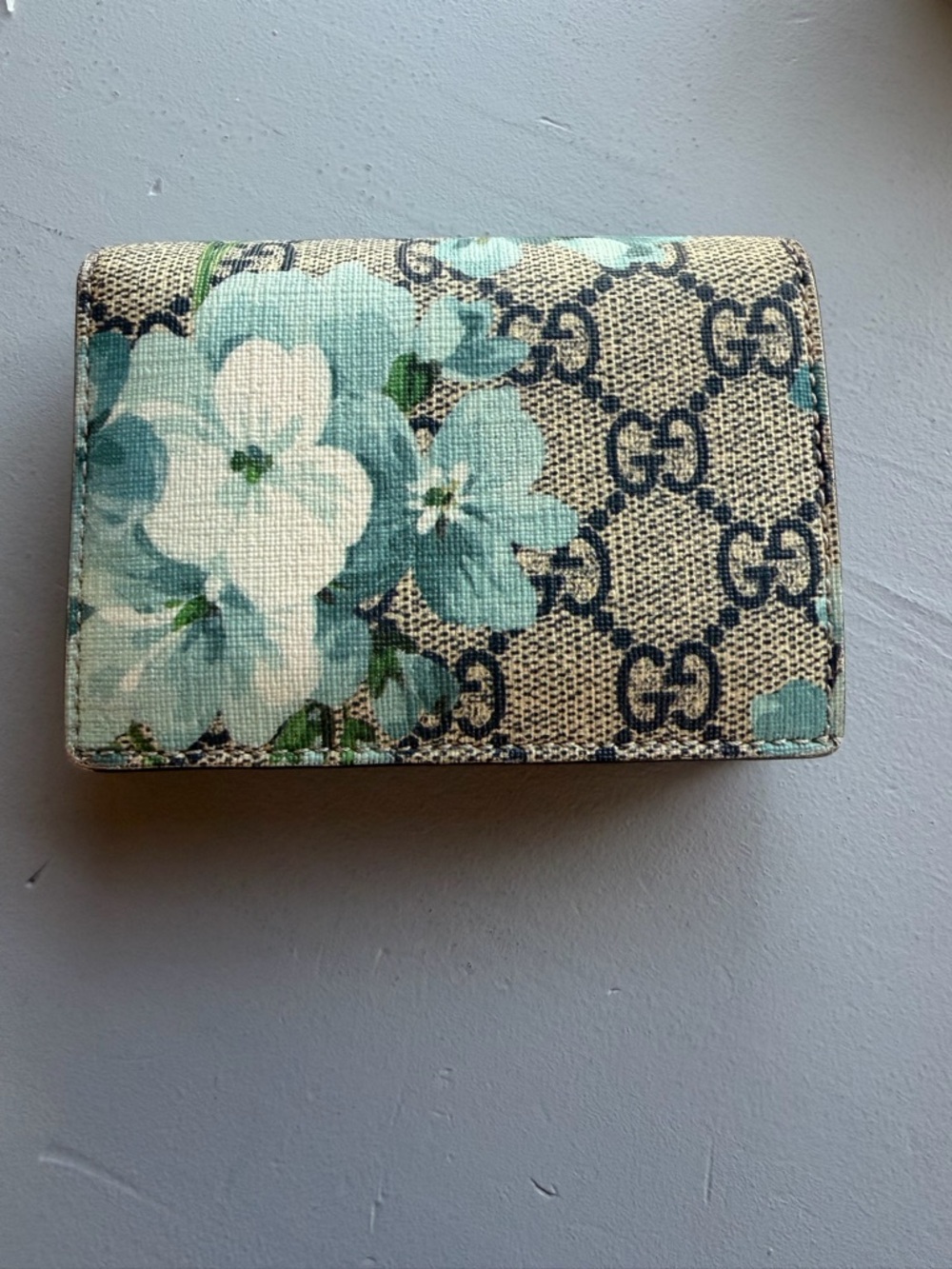Gucci Beige GG Monogram Card Case with Aqua Floral Print